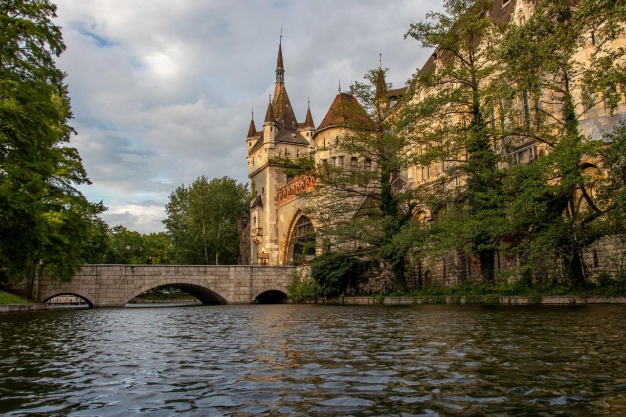 Paskal-Lux Apartments With Free Parking And Ac Budapest Esterno foto