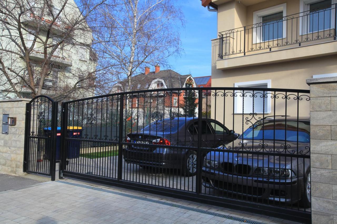 Paskal-Lux Apartments With Free Parking And Ac Budapest Esterno foto