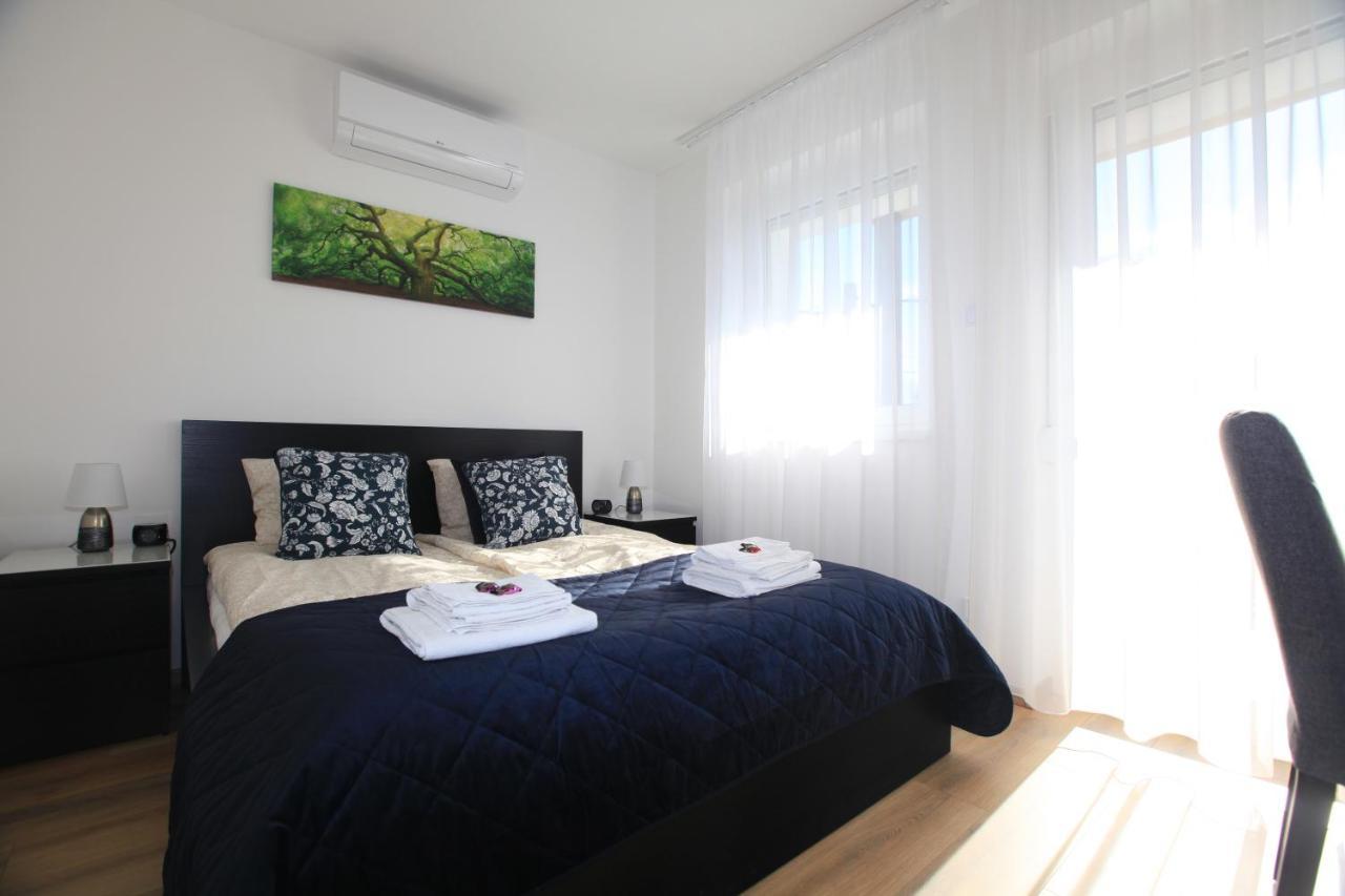 Paskal-Lux Apartments With Free Parking And Ac Budapest Esterno foto