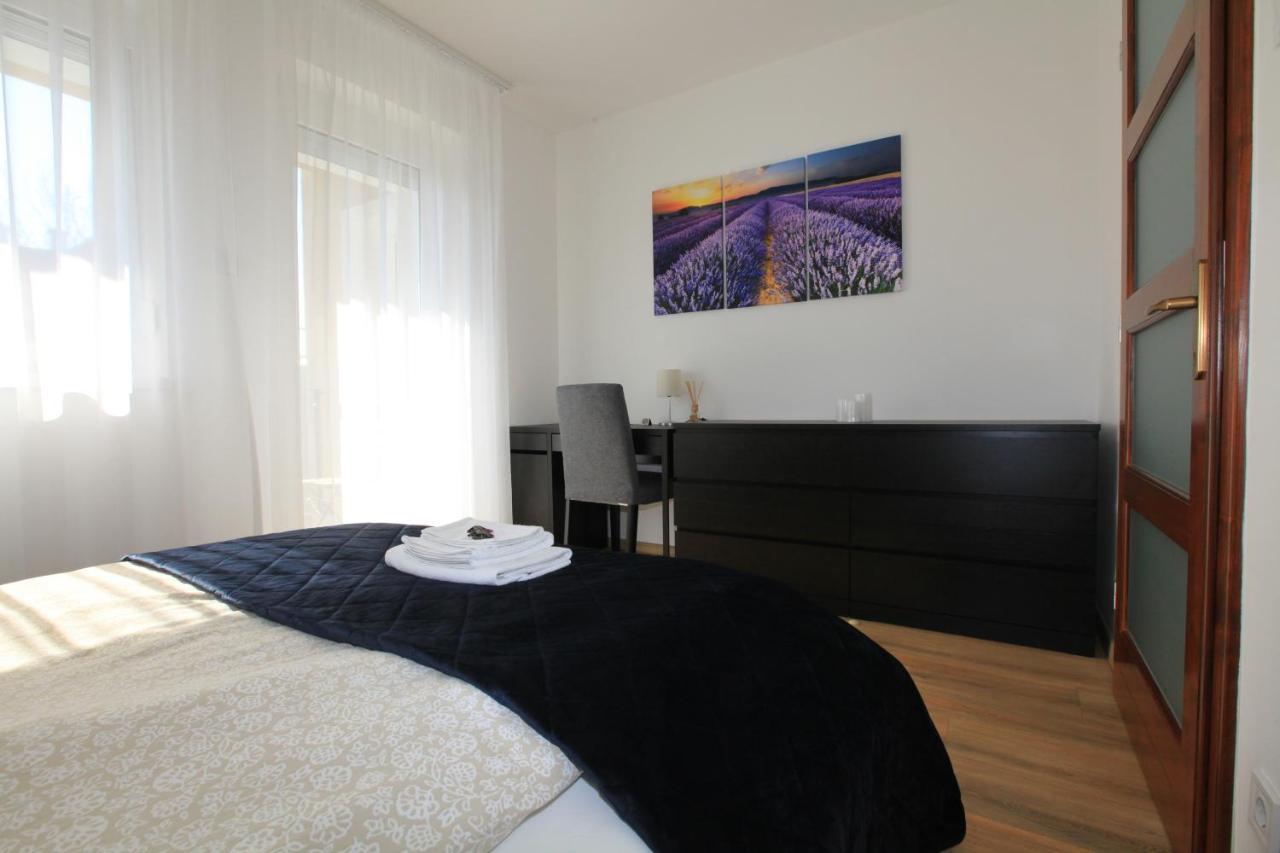 Paskal-Lux Apartments With Free Parking And Ac Budapest Esterno foto