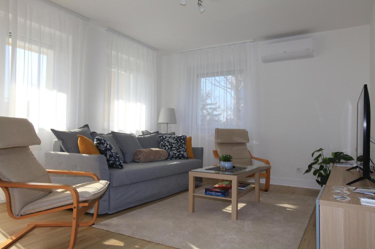 Paskal-Lux Apartments With Free Parking And Ac Budapest Esterno foto