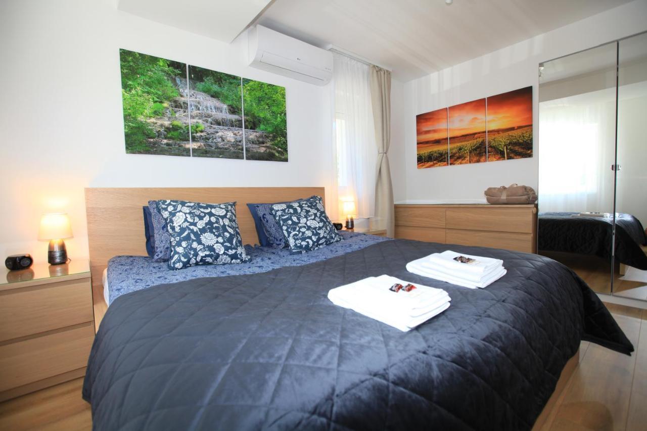 Paskal-Lux Apartments With Free Parking And Ac Budapest Esterno foto