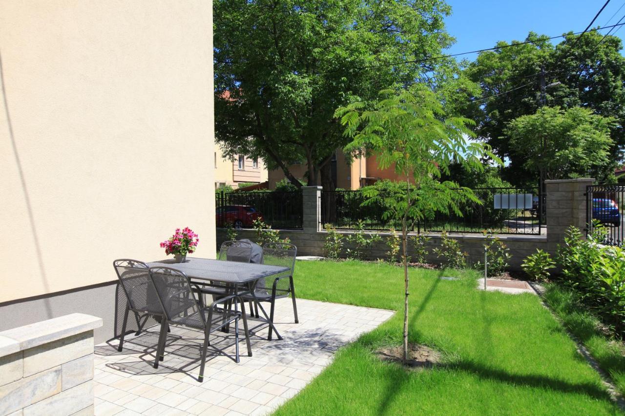 Paskal-Lux Apartments With Free Parking And Ac Budapest Esterno foto