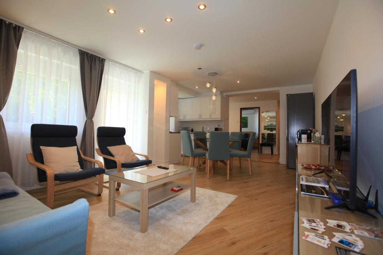 Paskal-Lux Apartments With Free Parking And Ac Budapest Esterno foto